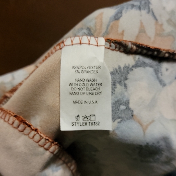 Floral Cover up 🌸🌺 - Picture 6 of 7